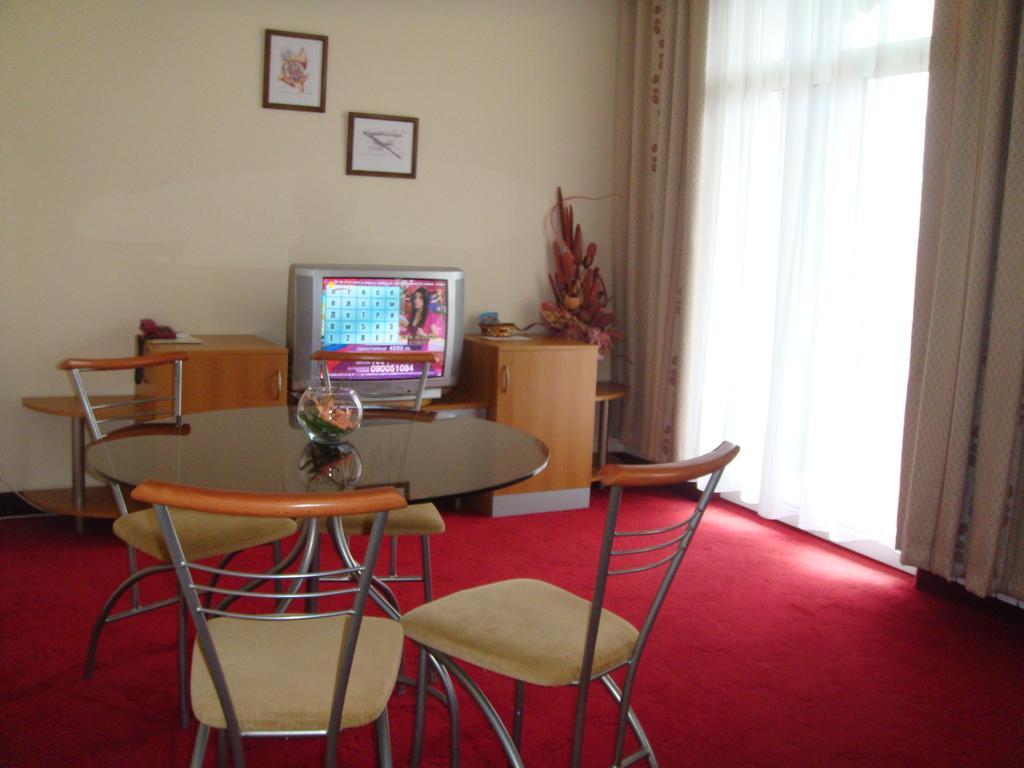 Балнеохотел "Люляци" Vrabtsite Esterno foto